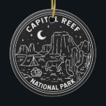 Ornamento De Cerâmica Capitol Reef National Park Monoline<br><div class="desc">Design de monolina de recife do Capitol. O parque circunda uma longa ruga na terra conhecida como dobra d'água,  com camadas de arenito-ouro,  desfiladeiros e formações rochosas em greve.</div>