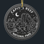 Ornamento De Cerâmica Capitol Reef National Park Monoline<br><div class="desc">Design de monolina de recife do Capitol. O parque circunda uma longa ruga na terra conhecida como dobra d'água,  com camadas de arenito-ouro,  desfiladeiros e formações rochosas em greve.</div>