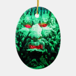 Ornamento De Cerâmica Cara Assustadora Mascarada na Rocha