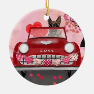 Ornamento De Cerâmica Carro de cão german shepherd com Dia de os namorad