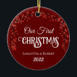 Ornamento De Cerâmica Casais Primeiro Nome de Natal Data Holly Dark Red<br><div class="desc">Nosso primeiro Natal com nome de casal e ornamento de script de data mantém-se branco em um fundo vermelho escuro e morangos vermelhos. Basta adicionar nomes e datas na frente. Feliz ano novo impresso no verso. Basta escolher o seu estilo.</div>