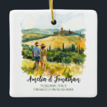 Ornamento De Cerâmica Casal de pintura por Viagem de aquarela Toscana It<br><div class="desc">Casal de pintura por Viagem de aquarela Toscana Itália Ornament cerâmico. Personalize com seu próprio texto. Este é mais um Design original de 100% de Hamster. #TravelSouvenirOrnaments,  #HandmadeTravelKeepsakes,  #DestinationThemedOrnaments,  #OrnamentsForTravelLovers,  #UniqueTravelGiftOrnaments,  #CustomTravelOrnaments,  #TravelInspirouDecorations,  #WorldTravelCollectibles,  #OrnamentsForTravelers,  #PedidosDeViagemNalizados</div>