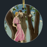 Ornamento De Cerâmica Casal do Vintage Art Deco Love and Romance Newlywe<br><div class="desc">Vintage ilustration love and romance design com um elegante casal no amor. A senhora está vestindo um vestido rosa adorável e o homem é bonito em um terno. Eles estão parados por algumas árvores que apreciam a natureza numa manhã de outono bem apertada.</div>