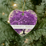 Ornamento De Cerâmica Casamento com Folha de Coração Roxo Radiante<br><div class="desc">Primeiro 1º Natal Orquídea Radiante Coração Folha Árvore Casamento Sua Foto</div>