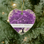 Ornamento De Cerâmica Casamento com Folha de Coração Roxo Radiante<br><div class="desc">Primeiro 1º Natal Orquídea Radiante Coração Folha Árvore Casamento Sua Foto</div>