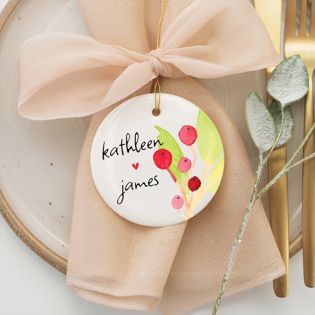 Ornamento De Cerâmica Casamento de Nomes de Greenerescência Festiva (Festive Christmas Watercolor Red and Green Greenery Whimsical Names Wedding Ceramic Ornament)
