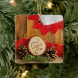 Ornamento De Cerâmica Casamento Rustic Pine and Red Lace Winter Woodland<br><div class="desc">Lembre-se do dia em que você foi casado com os pinheiros russos naturais e o ornamento de casamentos de Woodland Red Lace Winter Round. Esta matas casual, porém clássica, ou o tema de casamento da floresta apresenta uma fotografia da natureza, quase digitalmente melhorada, de um lenço vermelho vintage, aparado de...</div>