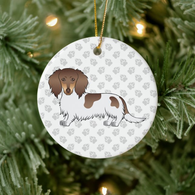 Ornamento De Cerâmica Chocolate & Tan Piebald Long Hair Dachshund & Text (Árvore)