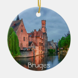 Ornamento De Cerâmica Cidade antiga e torre de Belfry à noite em Bruges