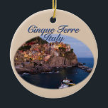 Ornamento De Cerâmica Cinque Terre, Itália: Noite Romântica<br><div class="desc">As cinco aldeias pesqueiras que compõem o Cinque Terre (5 terras) estão todas contidas no Patrimônio Mundial da UNESCO do Parque Nacional de Cinque Terre. Nessa imagem, uma visão romântica da cidade de Manarola minutos depois do pôr do sol, com as luzes da colorida cidade começando a piscar e as...</div>