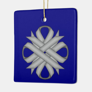 Ornamento De Cerâmica Cinza Clover Ribbon por Kenneth Yoncich