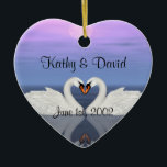 Ornamento De Cerâmica Cisnes do casamento<br><div class="desc">Cisnes das características deste design no amor. Os nomes, a data e dizer (parte dianteira e parte traseira) podem ser personalizados com sua própria informação. Este ornamento bonito pode ser indicado todo o ano para apresentar sua data do casamento.
trabalhos artísticos originais ©delightful-doodles.com</div>