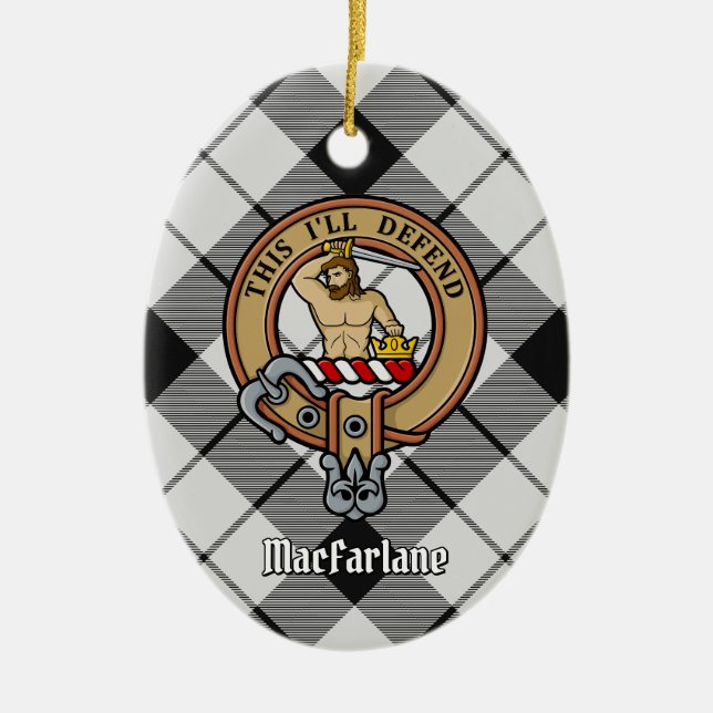 Ornamento De Cerâmica Clan MacFarlane Crest sobre Tartan Preto e Branco (Frente)