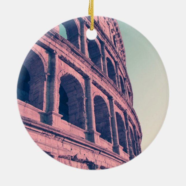 Ornamento De Cerâmica Colósio em Roma. Romano monumental de três níveis (Traseira)