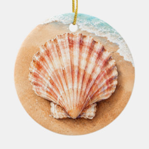Ornamento De Cerâmica Concha de vieira em aquarela na praia