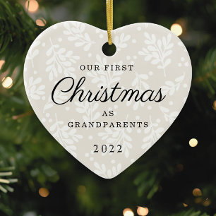 Ornamento De Cerâmica Coração modelou o primeiro Natal como avós