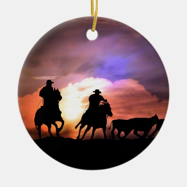 Ornamento De Cerâmica Cowboy de Natal em volta/ dirigir gado (Frente)