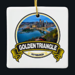 Ornamento De Cerâmica Crachá ouro Triângulo Pittsburgh Viagem<br><div class="desc">O design fotorealista do Triângulo Ouro de Pittsburgh. Um artigo de 1914 no Posto Sábado à Noite deu a publicidade nacional do apelido "Triângulo Ouro" porque a terra contava entre "os mais dourados nos Estados Unidos,  tendo gerado imensa riqueza".</div>