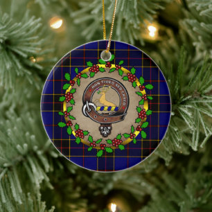 Ornamento De Cerâmica Crachá Strachan e Tartan Natal Personalizado