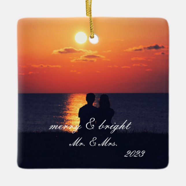 Ornamento De Cerâmica Crie sua própria foto do primeiro Natal casado (Frente)