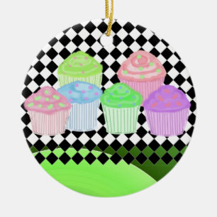 Ornamento De Cerâmica Cupcakes Legais em um Fundo de Diamante Preto