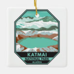 Ornamento De Cerâmica Cúpula Nacional do Parque Katmai Crater Lake Alask<br><div class="desc">Trabalho de arte de vetor Katmai. O Vale dos Dez Mil Fumos é uma área de fluxo de lava e cinzas formada por uma enorme erupção vulcânica</div>