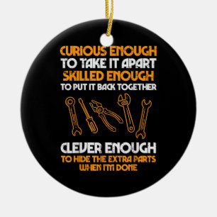 Ornamento De Cerâmica Curioso O Suficiente Para Levá-Lo Além Do Carro Ga