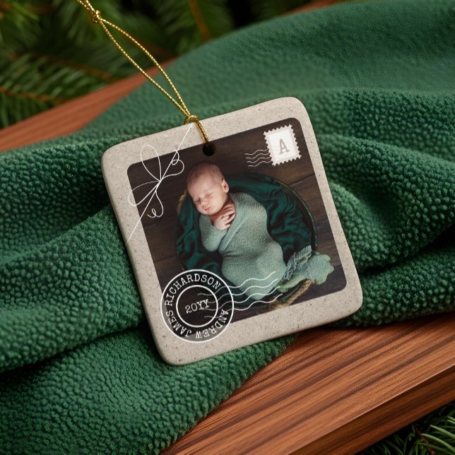 Ornamento De Cerâmica Cute Delivery Parcel Baby Birth Announcement Photo (Cute Delivery Parcel Baby Birth Announcement Photo Ceramic Ornament)