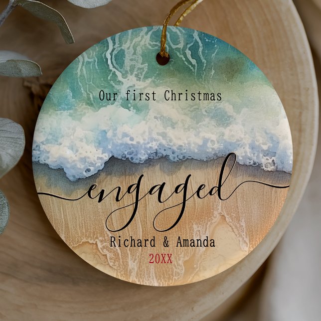 Ornamento De Cerâmica Cute first Christmas engaged coastal beach (Criador carregado)