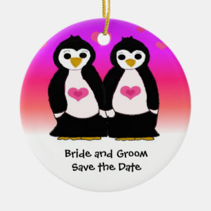 Ornamento De Cerâmica Cute Penguin Couple Save the Date