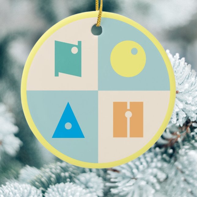 Ornamento De Cerâmica Dama de brinquedos recém-nascidos com 4 letras (Criador carregado)