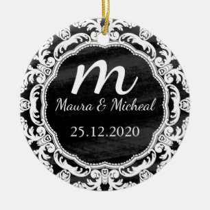 Ornamento De Cerâmica Data de Casamento do Monograma Personalizado