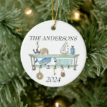Ornamento De Cerâmica Decor do Mar de Costal House Beach<br><div class="desc">Este design pode ser personalizado na área fornecida pela alteração da foto e/ou do texto. Ou pode ser personalizado clicando em Personalizar este Modelo e, em seguida, escolhendo o clique para personalizar mais a opção e excluir ou alterar a cor do plano de fundo, adicionar texto, alterar a cor ou...</div>