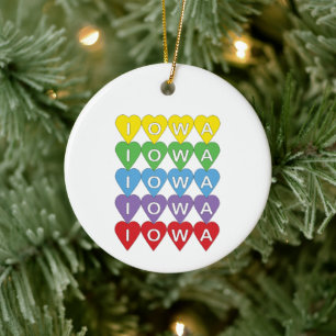 Ornamento De Cerâmica Desenho de Orgulho do Estado Iowa Rainbow Heart Gr