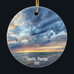 Ornamento De Cerâmica Destin Beach Personaliza As Suas Fotografias De La<br><div class="desc">Se você viajou para a praia de Destin, na Flórida, este ano, você vai querer se lembrar da viagem com este único ornamento personalizado de keepsasauna viagem com duas de suas próprias fotos! Fácil de personalizar com sua própria foto da praia Destin e data de viagem na frente e outra...</div>
