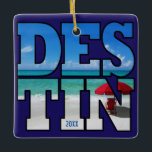 Ornamento De Cerâmica Destin FL Beach Umbrella Typografia Use sua própri<br><div class="desc">Use sua própria foto na parte de trás desta Destruição, Enfeites de natal da Flórida com a palavra DESTIN em tipografia empilhada em negrito. Se você viajou para Destin, Flórida, este ano, você vai querer lembrar da viagem com este único ornamento de manutenção de Natal com uma imagem da água...</div>