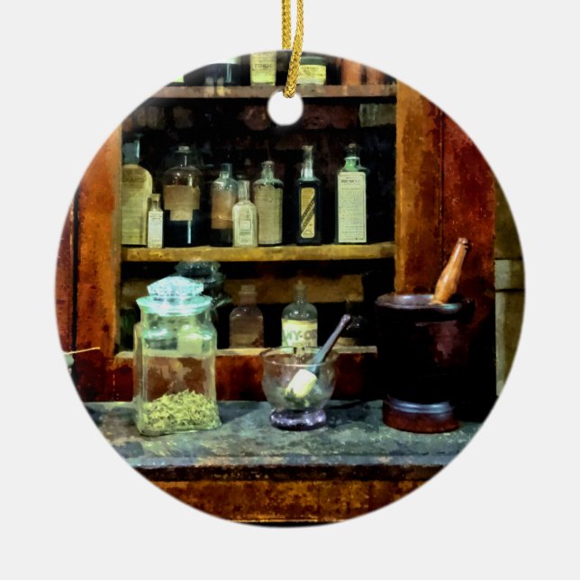 Ornamento De Cerâmica Dois Mortar e Pestles e Jar de Vidro (Frente)