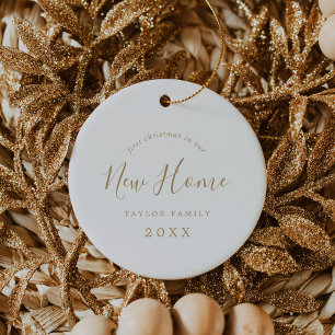 Ornamento De Cerâmica Dourado Mínimo Primeiro Natal Em Nossa Nova Foto