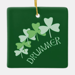 Ornamento De Cerâmica Drummer Shamrocks Verde Descrito
