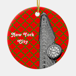 Ornamento De Cerâmica Edifício Flatiron de NYC em vermelho e verde com p