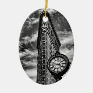 Ornamento De Cerâmica Edifício Flatiron e Relógio em Preto e Branco O