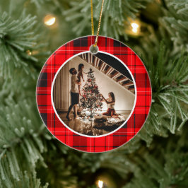 Ornamento De Cerâmica Elegant Modern Red Plaid Christmas Family Photo