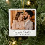 Ornamento De Cerâmica Elegante Primeiro Natal como Marido e Foto da Espo<br><div class="desc">Uma elegante caligrafia romântica e uma design moderna para este presente de ornamento fotográfico. Para personalizar com a sua imagem de casal favorita. Você também pode mudar facilmente a cor da fonte para seu gosto. Perfeito para celebrar seu Primeiro Natal como recém-casados ou como casal.</div>