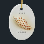 Ornamento De Cerâmica Elegante Tropical Junonia Florida Beach Shell Name<br><div class="desc">Elegante Tropical Junonia Florida Beach Shell Ornament. Esta perfeita concha de praia de Junonia é fotografada com macrofotografia de alta resolução e é apresentada na Coleção de Junonia Beach Shell. Personalize com suas Primeiras Iniciais e Nome. Moluscos de Junonia vivem em profundidades do oceano Costeiro de mais de 30 metros,...</div>