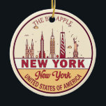 Ornamento De Cerâmica Emblem Skyline Nova Iorque<br><div class="desc">Nova Iorque minimalista,  design de arte colorida com monumentos e marcos da cidade de Nova Iorque.</div>