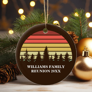 Ornamento De Cerâmica Encontro de Natal da Família na Floresta do Pôr do