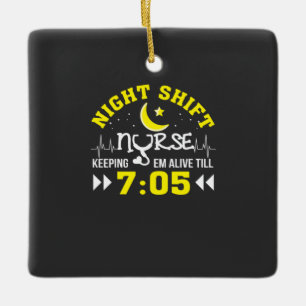 Ornamento De Cerâmica Enfermagem   Enfermeira de turno da noite que mant