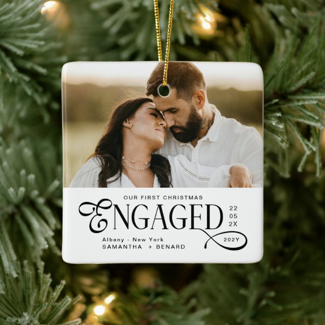 Ornamento De Cerâmica Engaged Couples 2 Photos Stylish First Christmas (Árvore)