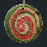 Ornamento De Cerâmica Engraçado Biscoito de Natal Pun Presente Romântico<br><div class="desc">A frente deste ornamento duplo tem um bonito biscoito vermelho e verde girado de açúcar de Natal. As costas que você pode personalizar para dizer o que quiser. Agora diz um belo trocadilho romântico para um namorado ou namorada, marido ou esposa. "Chupa minha bondade, foi o amor no começo." Você...</div>