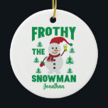 Ornamento De Cerâmica Engraçado Frothy O Neve Personalizado<br><div class="desc">Depressa e arrume seu próprio Funny Frothy, o Snowman Personalizado Ornament Cerâmico! Este ornamento é perfeito para um presente para alguém que você ama ou mesmo para você. Este Enfeites de natal apresenta um boneco de neve engraçado que está vestindo um chapéu vermelho festivo e cachecol e segurando uma cerveja....</div>